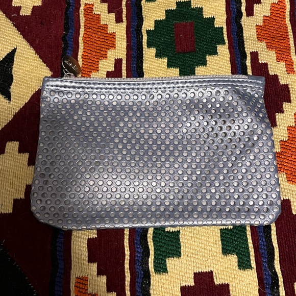 NWOT - IPSY Purse - Silver Netting - Picture 3 of 3